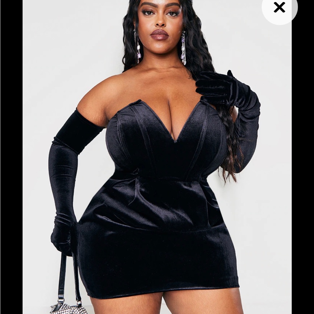 *SOLD* Black sexy velvet dress sz2x like new
